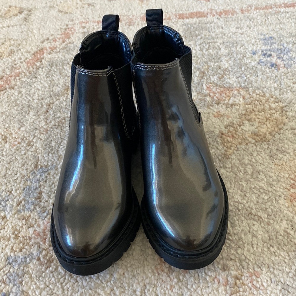 Gunmetal black/gray girls booties, size 11, brand new, never worn
